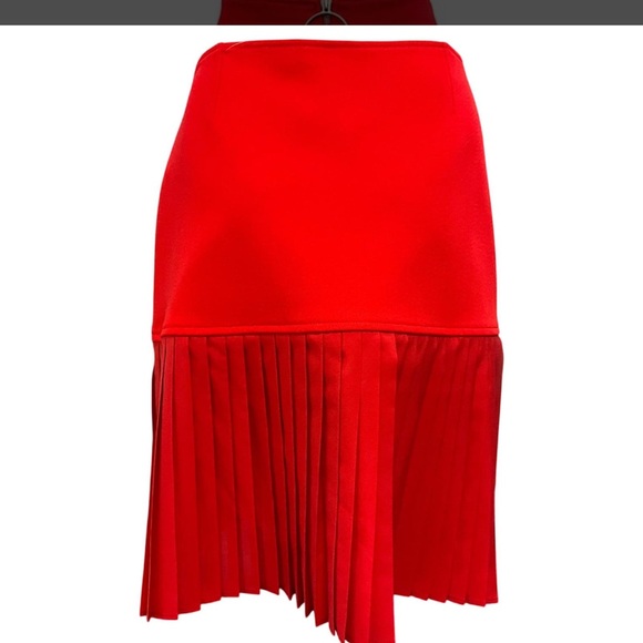 Givenchy Red Zipper Detail - Picture 6 of 9